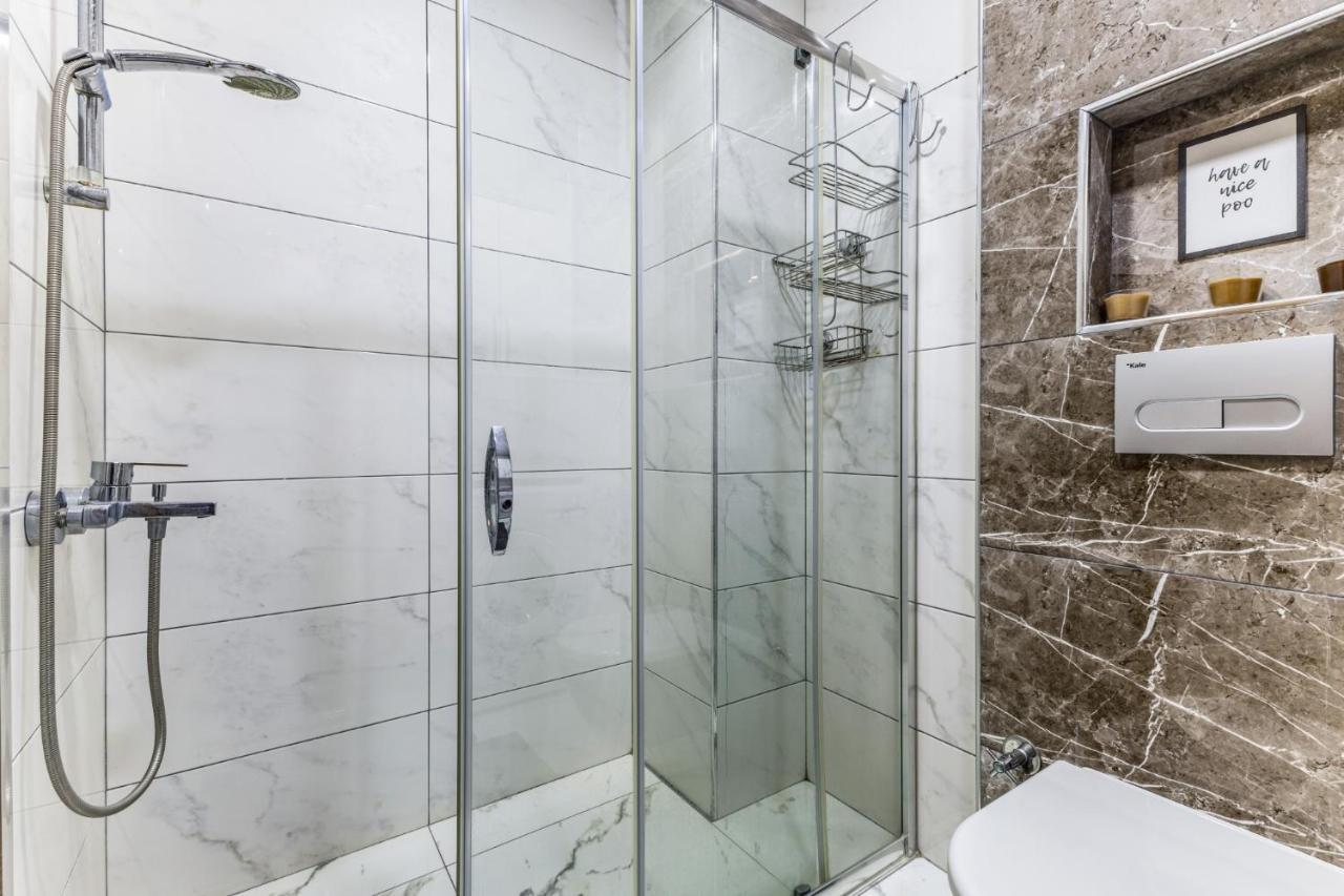Spacious Flat Near Bagdat Avenue In Suadiye Apartamento Istambul Exterior foto